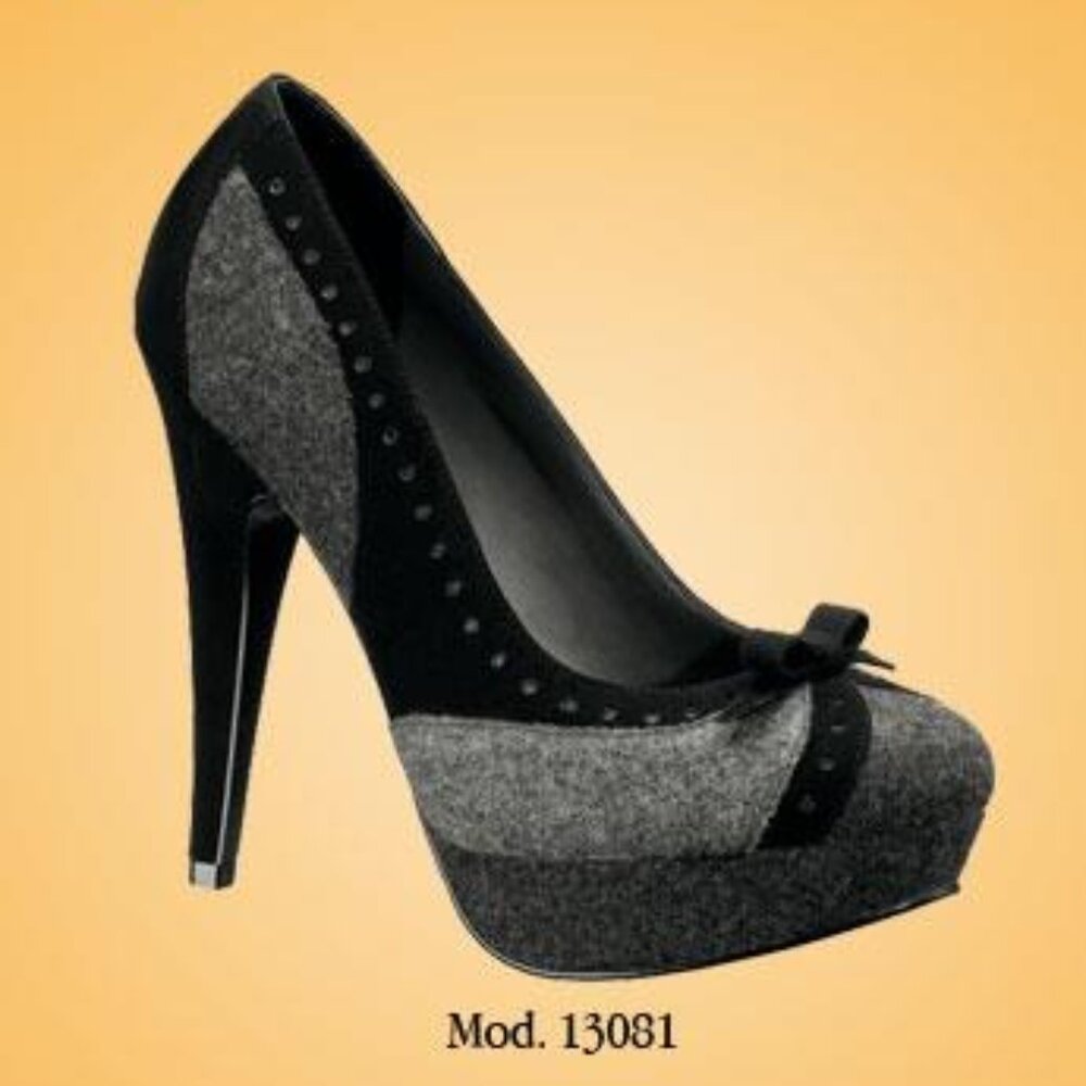 Andrea USA Size 7 Black & Grey